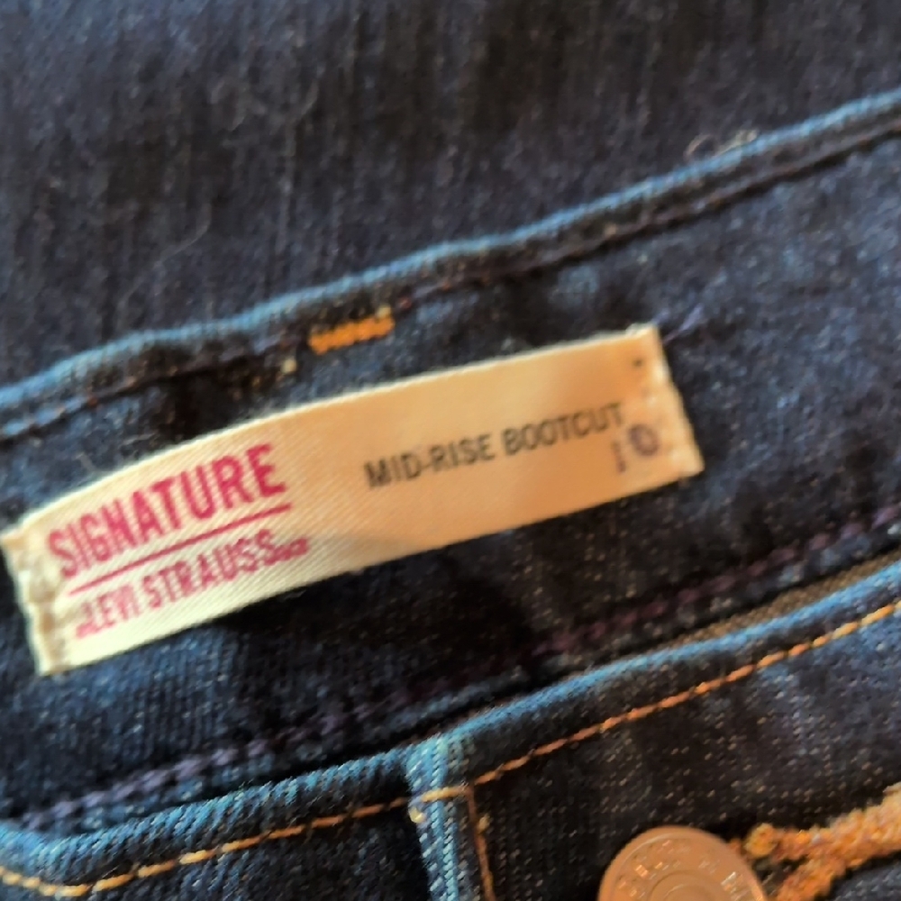 Signature by Levi Strauss Mid-Rise Bootcut Jeans - Picture 3 of 4